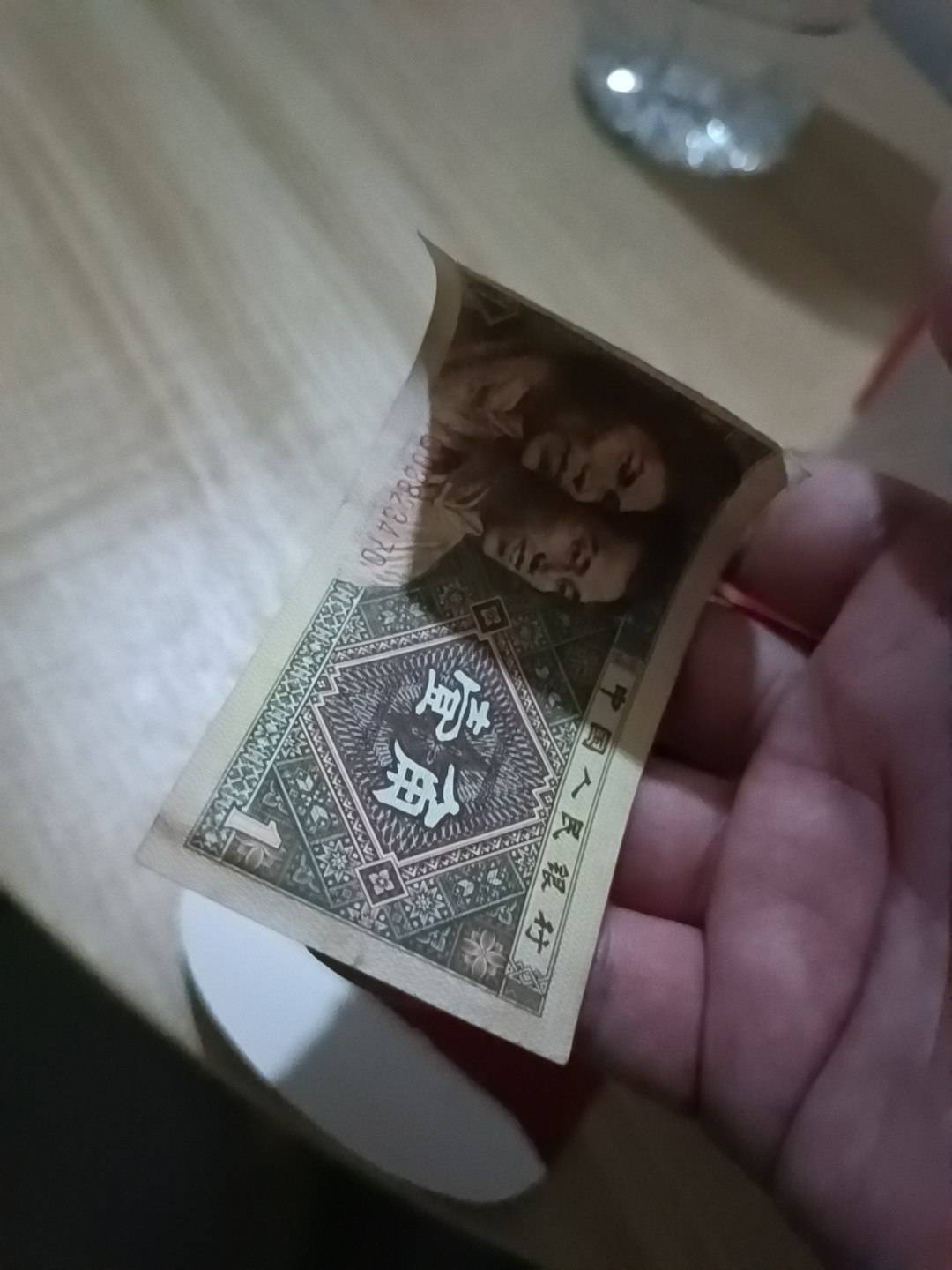 老哥们，我是俗人，只爱带现金，我真俗


53 / 作者:我没布鞋 / 