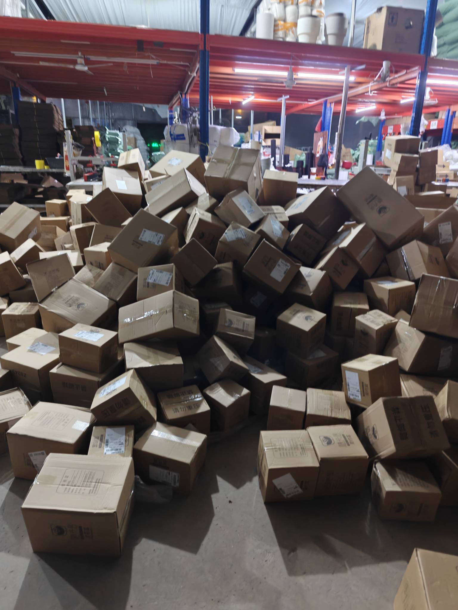 奥特曼在必，我已浑身发满力量，颤抖的汗水已经赛亚人状态，此时的我可以打爆一颗星球57 / 作者:世界本没有公平 / 