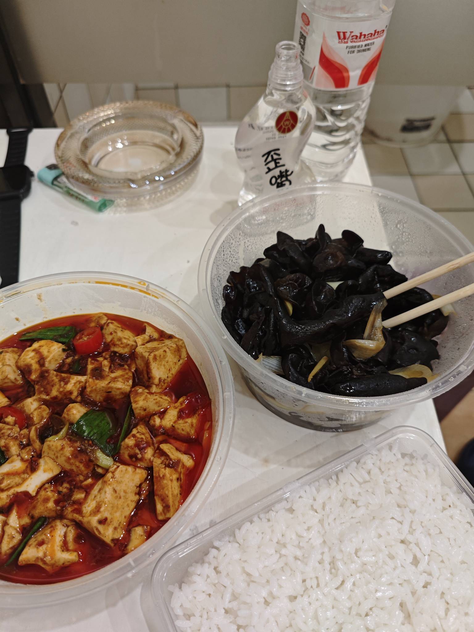 世界上最痛苦的事是人没了，钱没花完，老哥们都对自己好点，墙外已经打架，意外和明天40 / 作者:口味王 / 