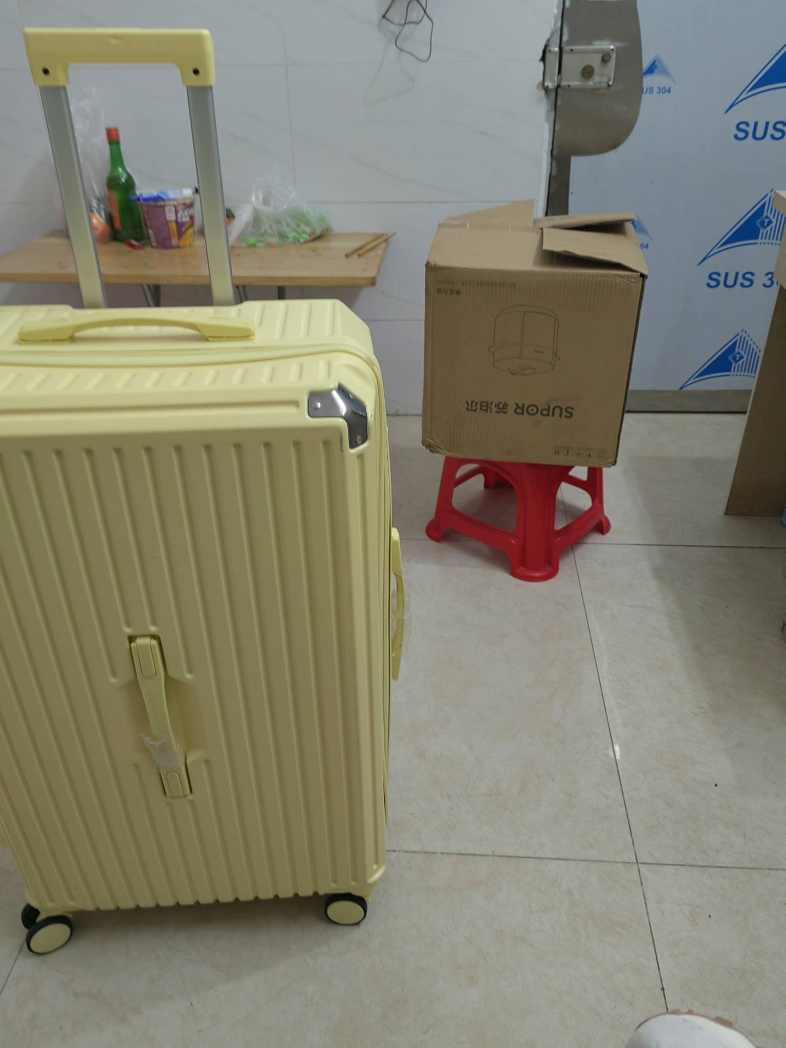 有没有老哥寄过东西，我这个密码箱和这个锅。从广州寄到重庆需要多少啊，箱子里面装了76 / 作者:miaiai / 