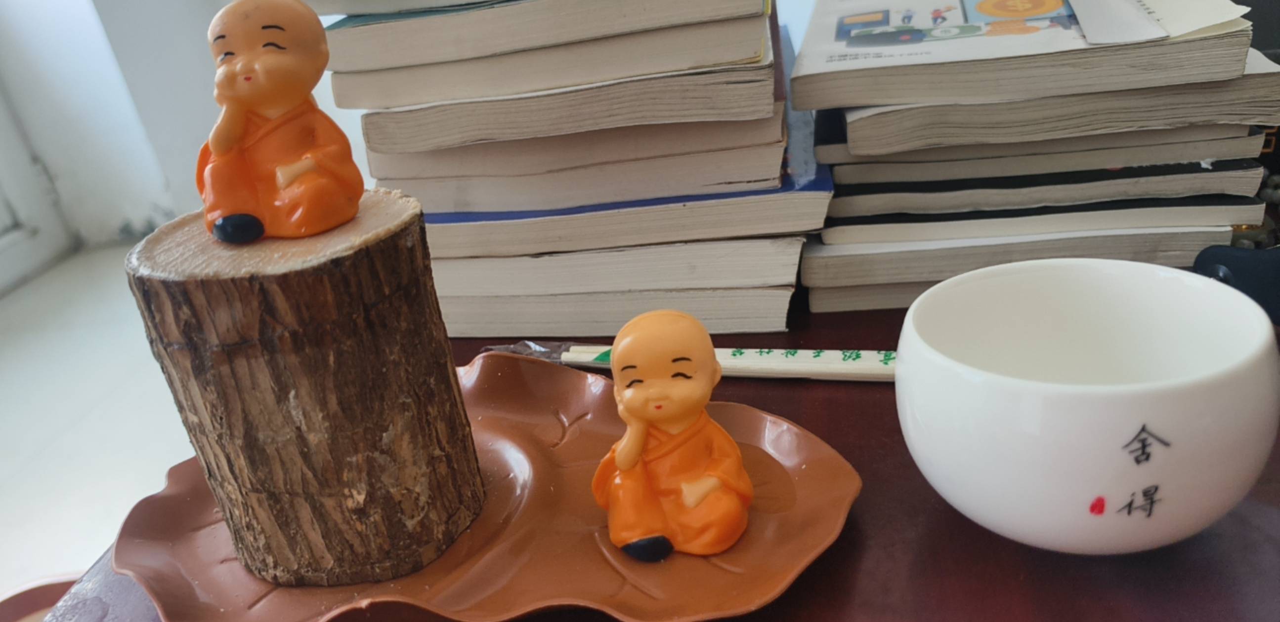 现在，就是，盘串，养花，看书，喝茶，30岁，看周易，看风水，盘葫芦，抽抽烟！到处看25 / 作者:昨日过往 / 