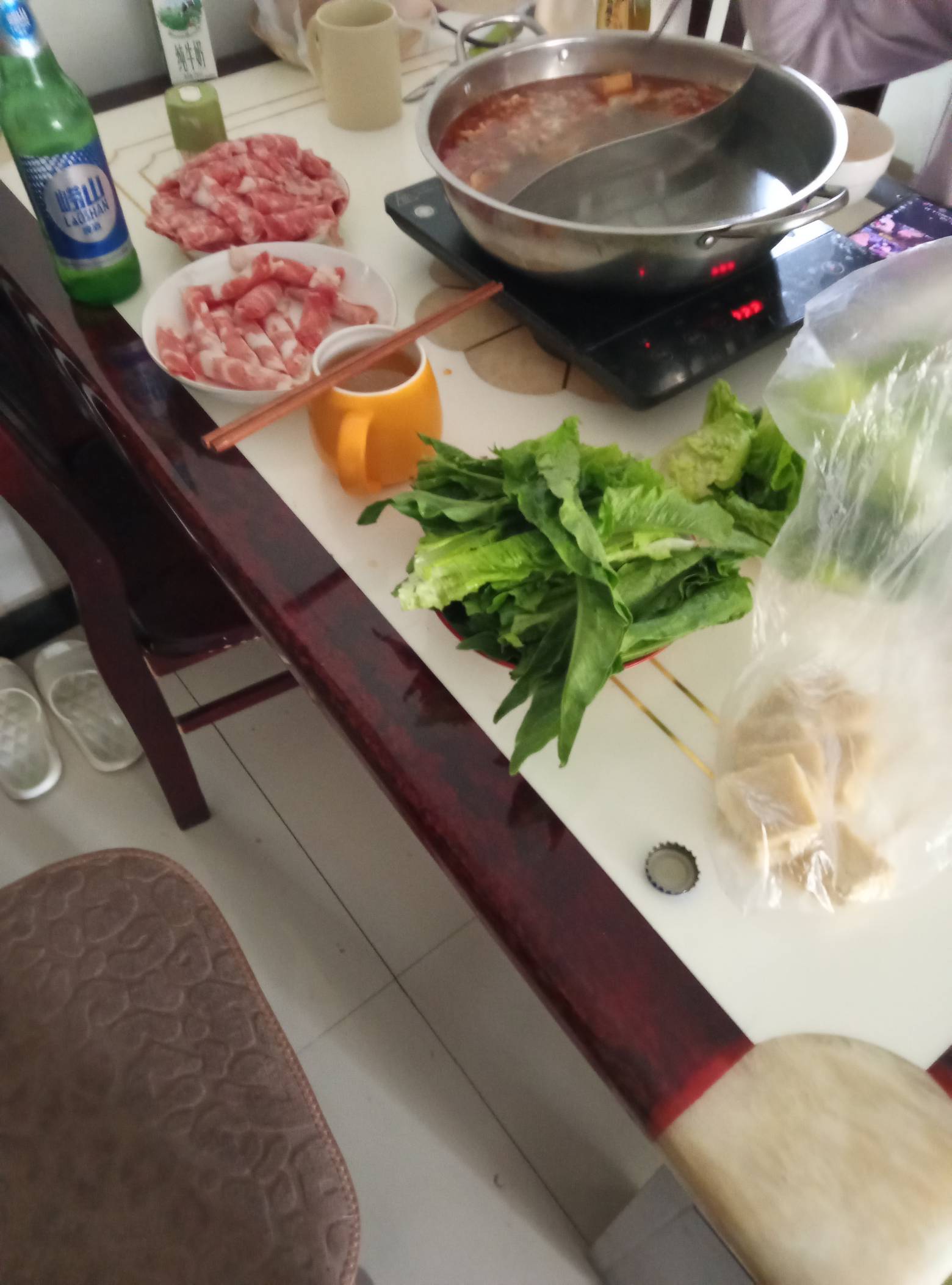 家人们节日快乐，老哥们吃好喝好。两口子简单吃点得了，牛羊肉

99 / 作者:取个啥啊 / 