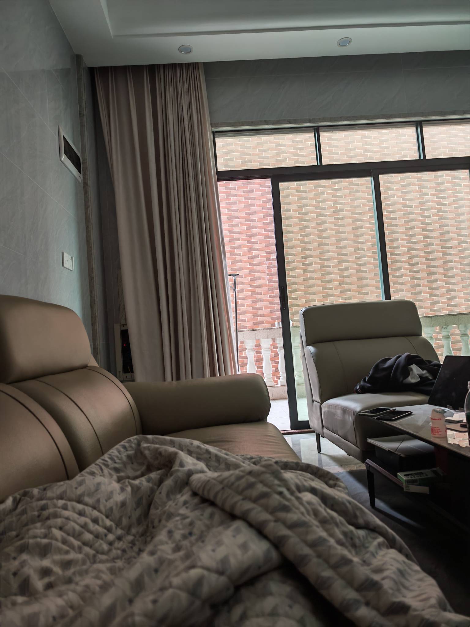 挂壁了老哥

52 / 作者:普宁特邀演员达濠 / 