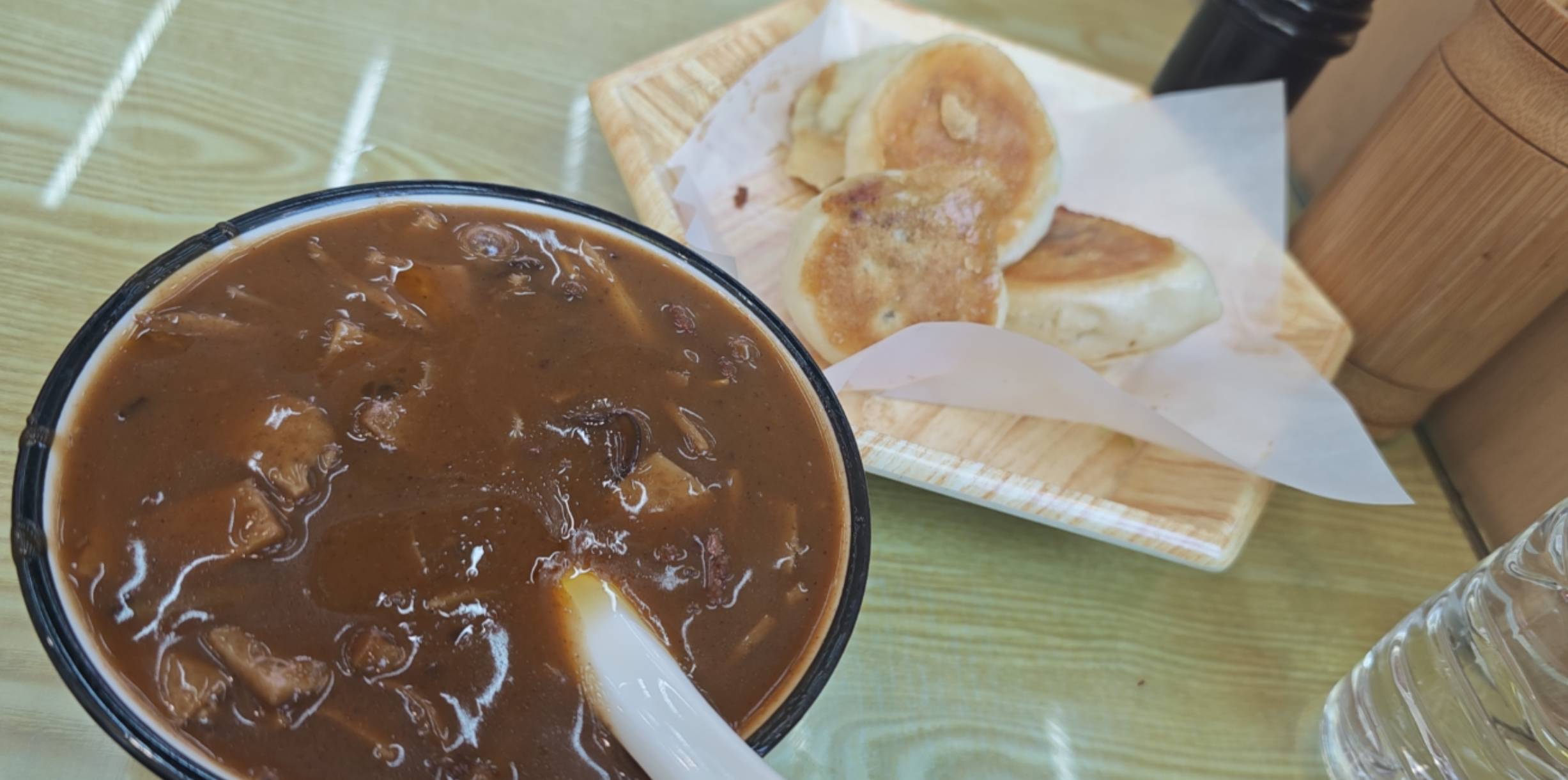 吃饭了

29 / 作者:卢本伟3600w / 