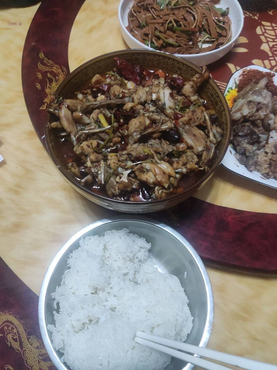 吃早饭了

57 / 作者:带老哥撸辣条 / 