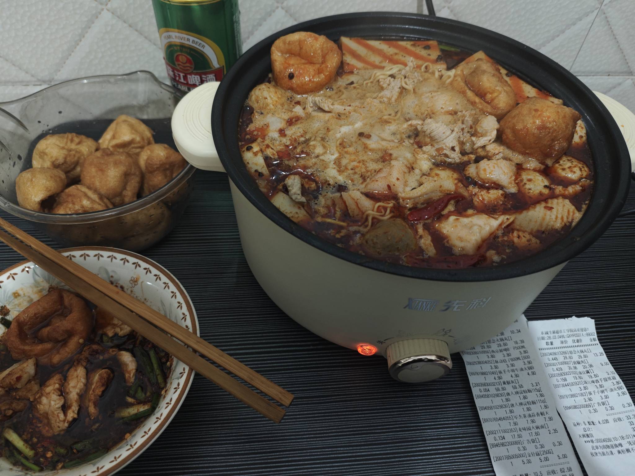 一天一顿自己弄得火锅 老哥们先吃

43 / 作者:达濠堂哥 / 