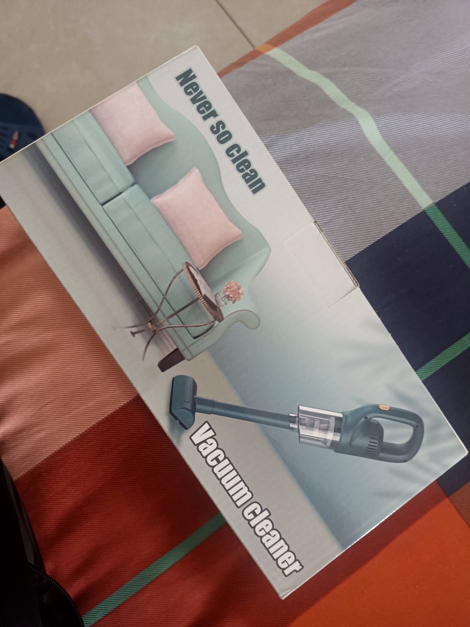 辛辛苦苦一个月 给个破吸尘器  屁用没有


81 / 作者:莪吥〆会输の / 