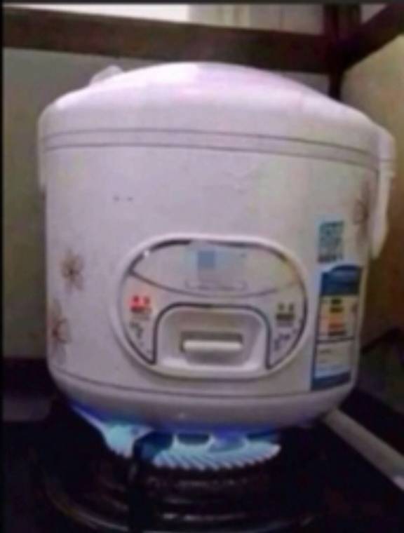 老哥们吃饭了

26 / 作者:奎武 / 