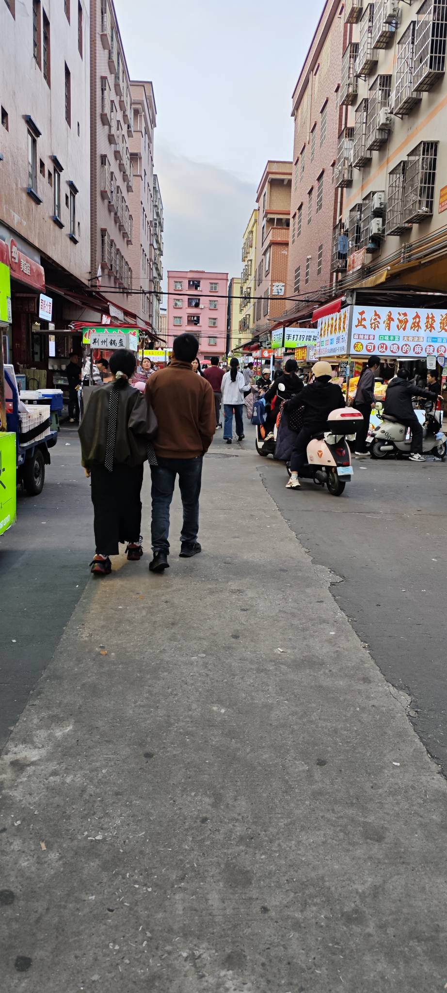 高埗还是那么热闹

13 / 作者:卡农豆包 / 