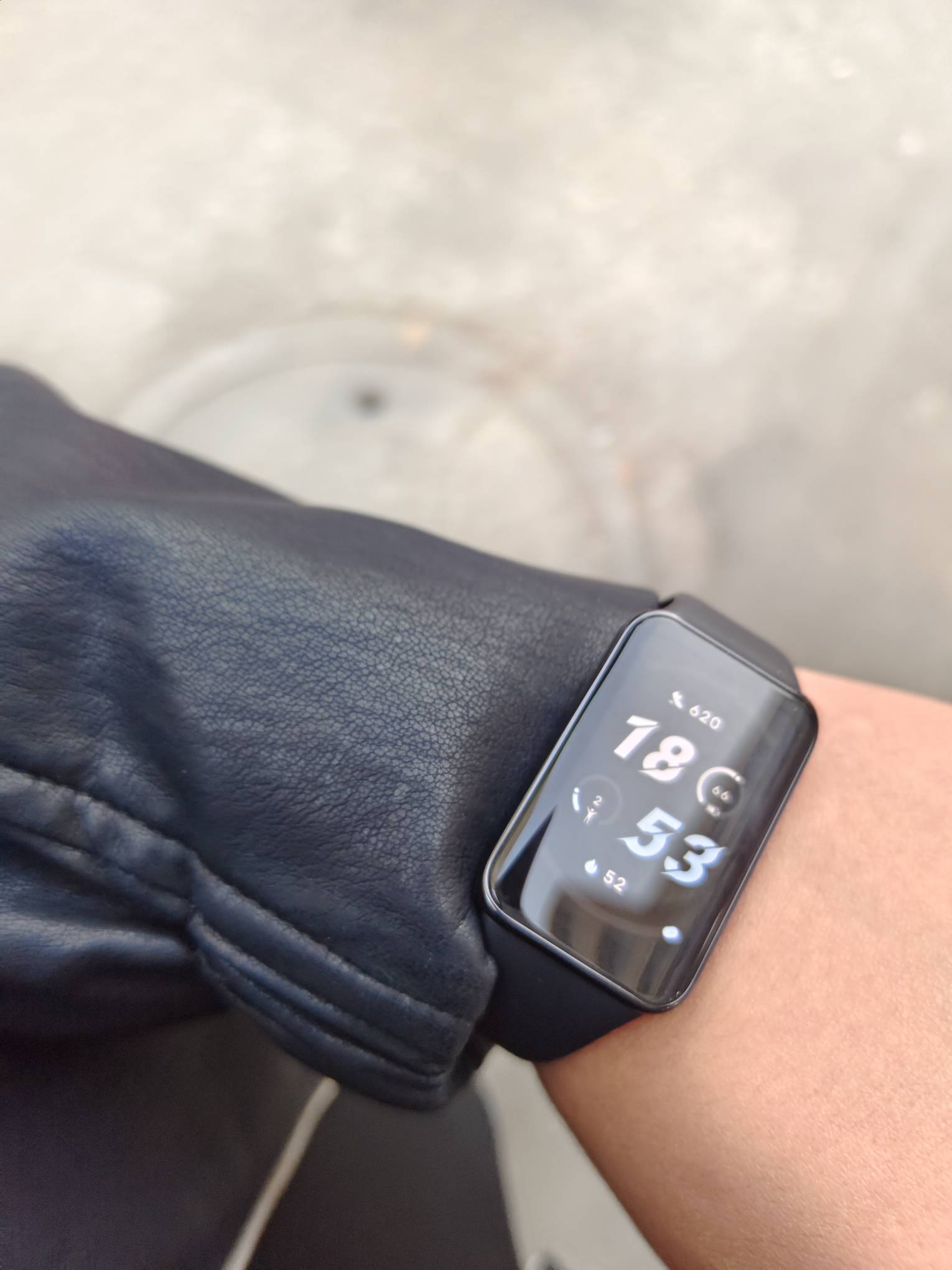 蚂蚁啊福的手环到了

94 / 作者:三朵桃花 / 