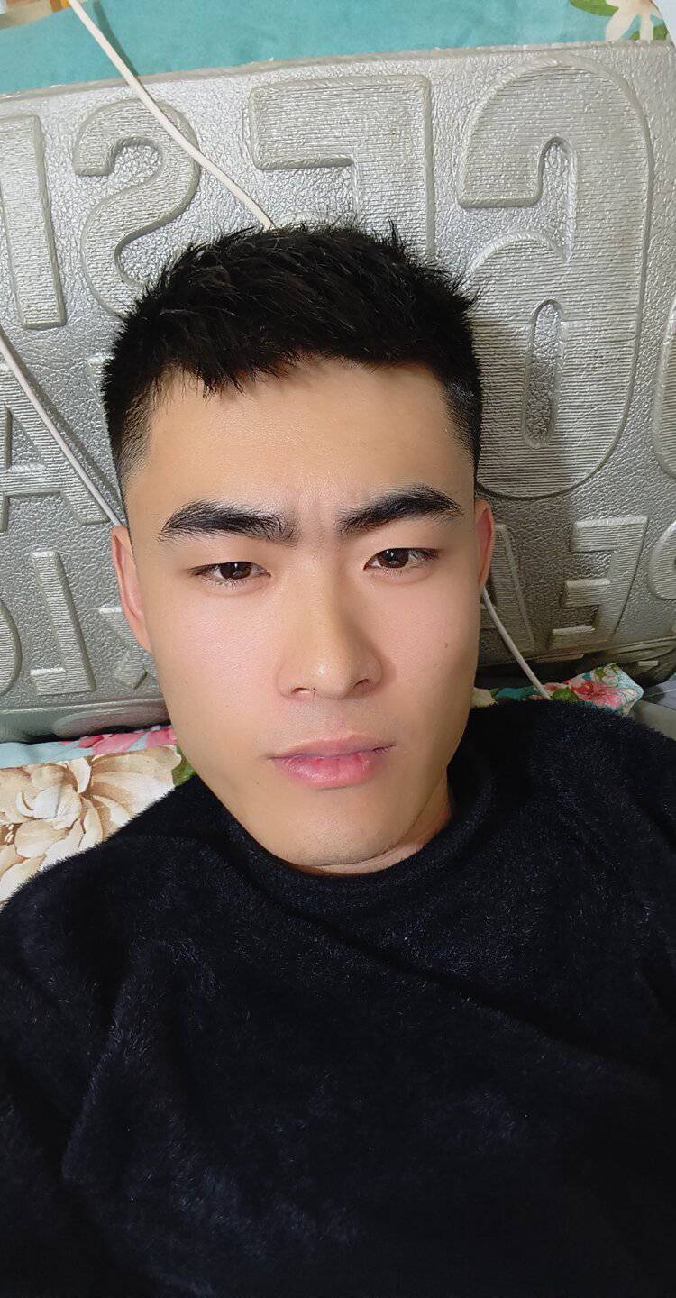 老哥们，岁月催人老呀，我已不再年轻

97 / 作者:卡农小六子 / 