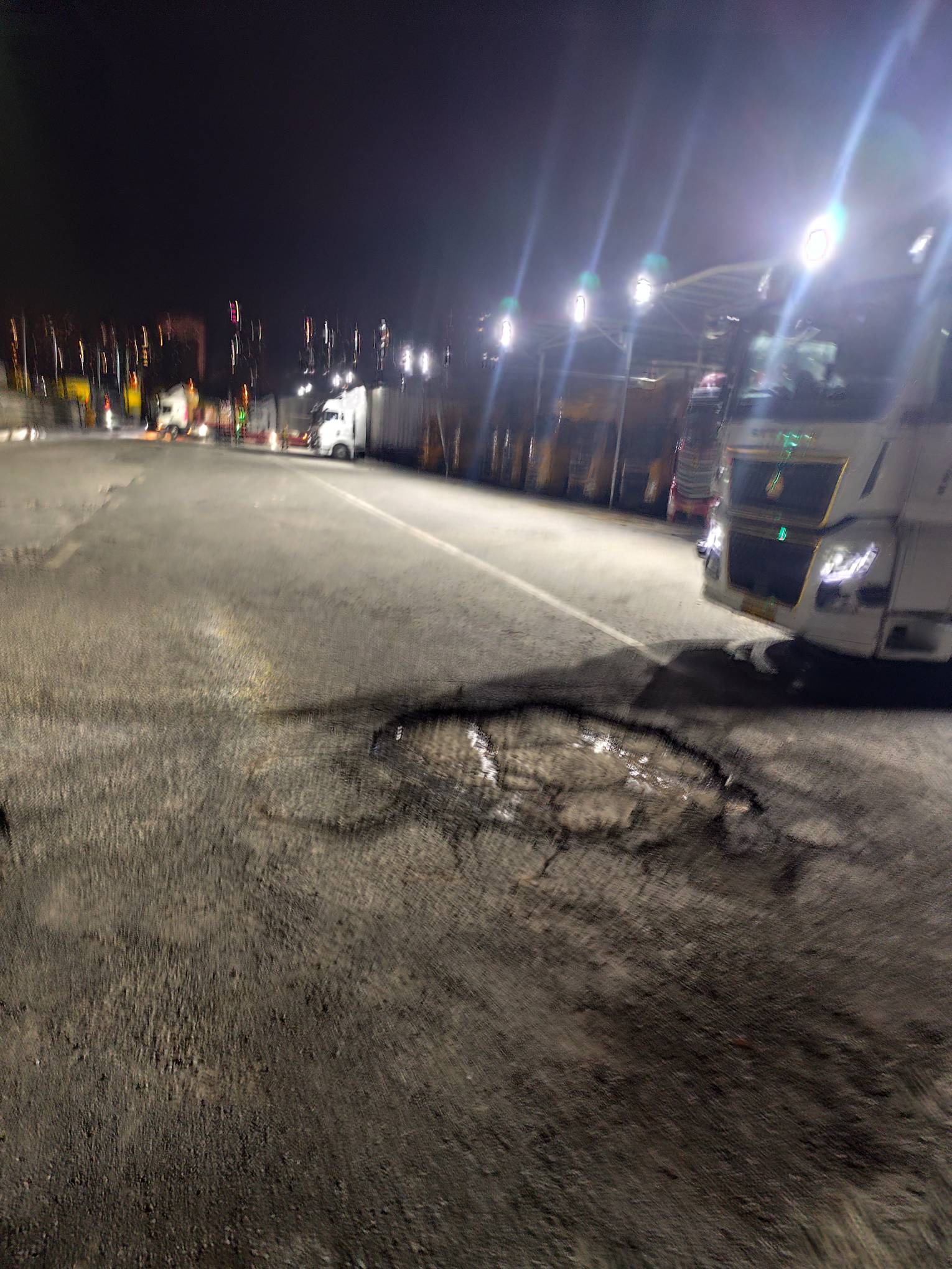 日结下班了，韵达装车跟特么打仗一样

34 / 作者:不过是大梦一场 / 