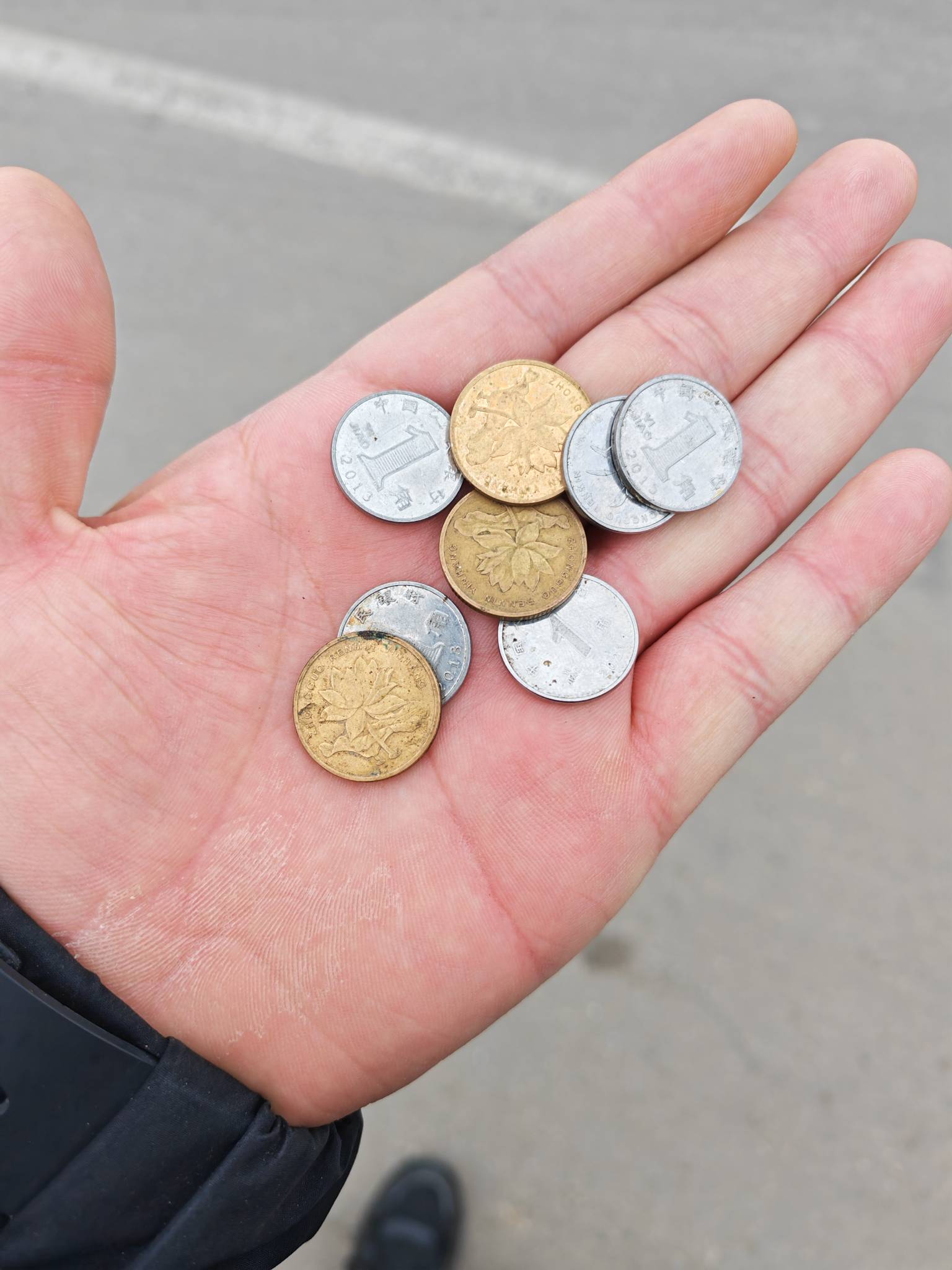 终于凑够公交费了，市里转转去

14 / 作者:卡农话事人 / 