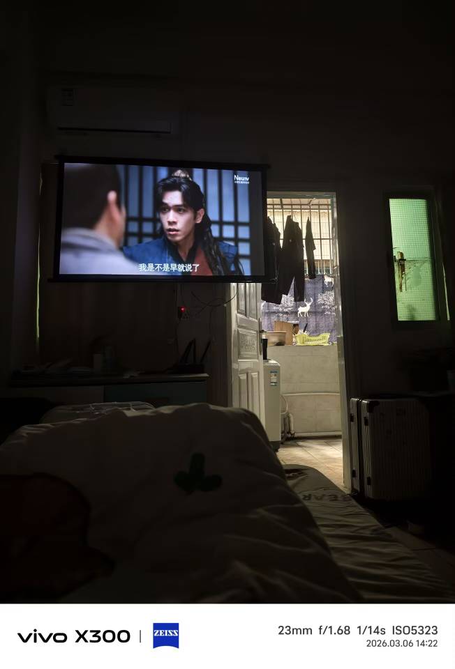 老哥们挂壁了，拿挂壁挂面救我

25 / 作者:挂比了救我鸭 / 