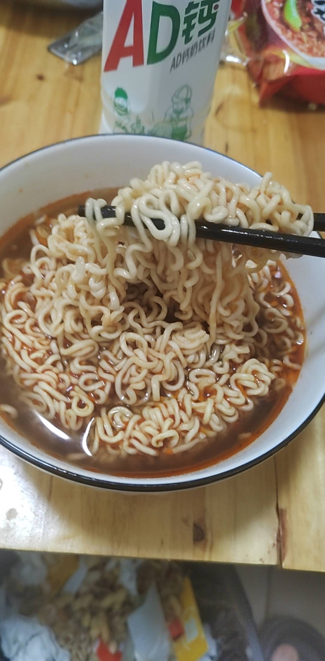 第一张图片是刚来卡农，第二张是来了一个月


71 / 作者:挂比了救我鸭 / 