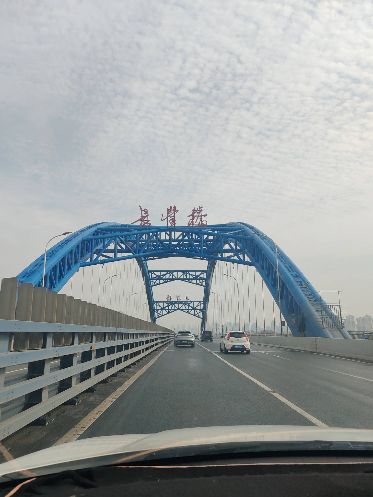 遇到喜欢的女孩，可是她说我幼稚像个孩子。说我们不合适。  女孩也不是那种物质的。心72 / 作者:烟火里的尘埃11 / 