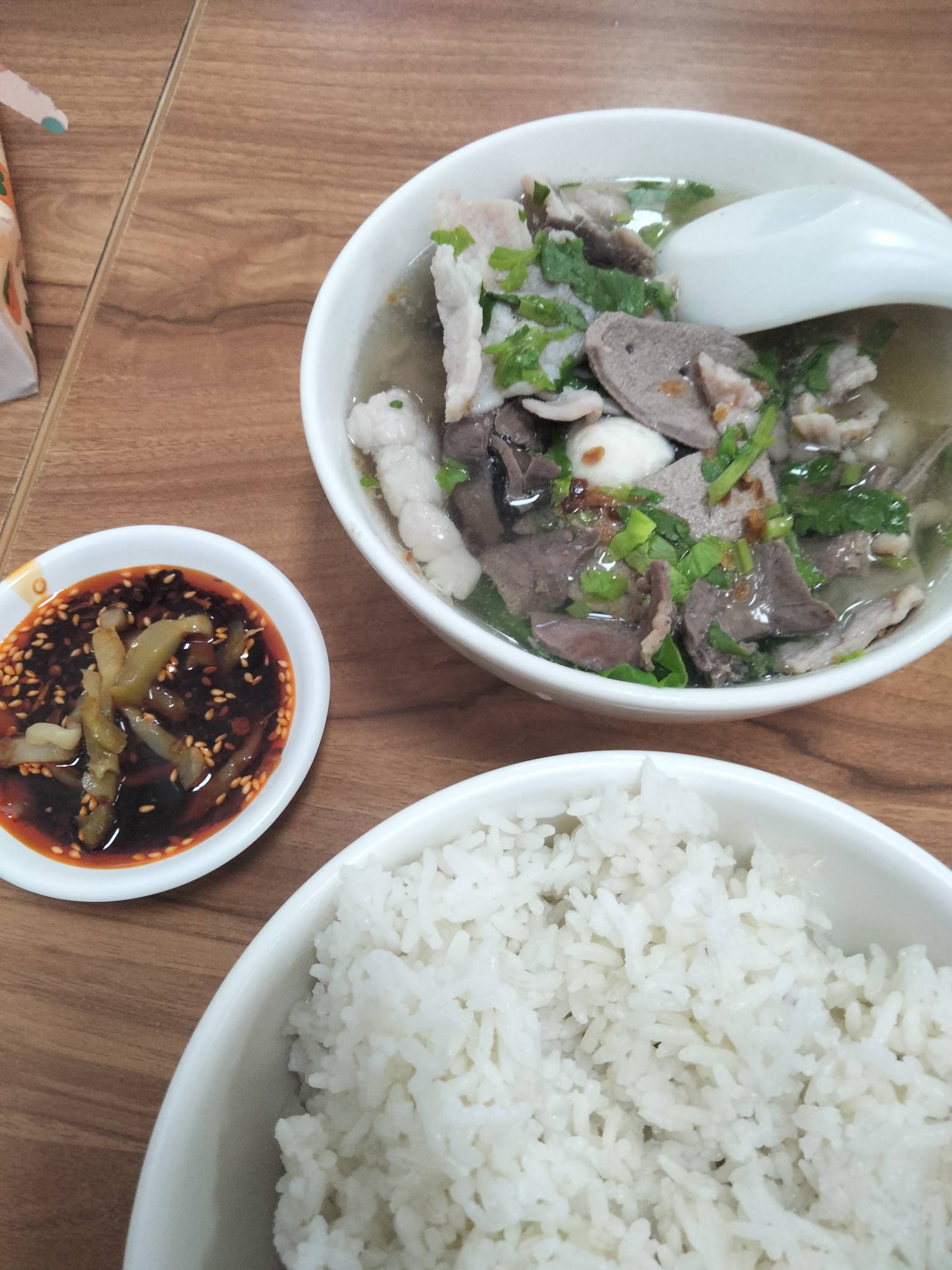 吃饭了老哥，好久不吃猪杂汤饭了，15毛

81 / 作者:君子之交淡如水 / 