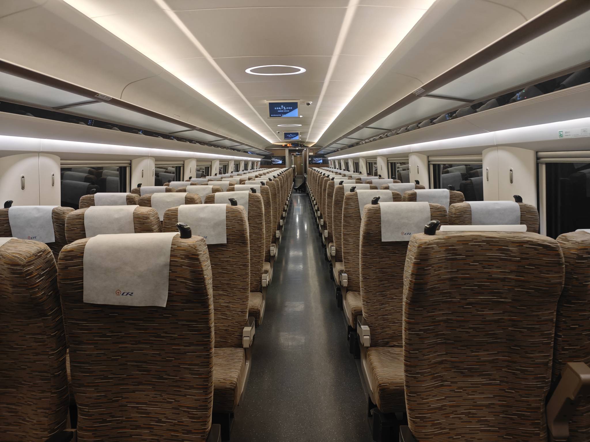 高铁上人都没有，基本上都是在拉椅子，去广东打工的都走完了吗


78 / 作者:曾经遗忘的角落 / 