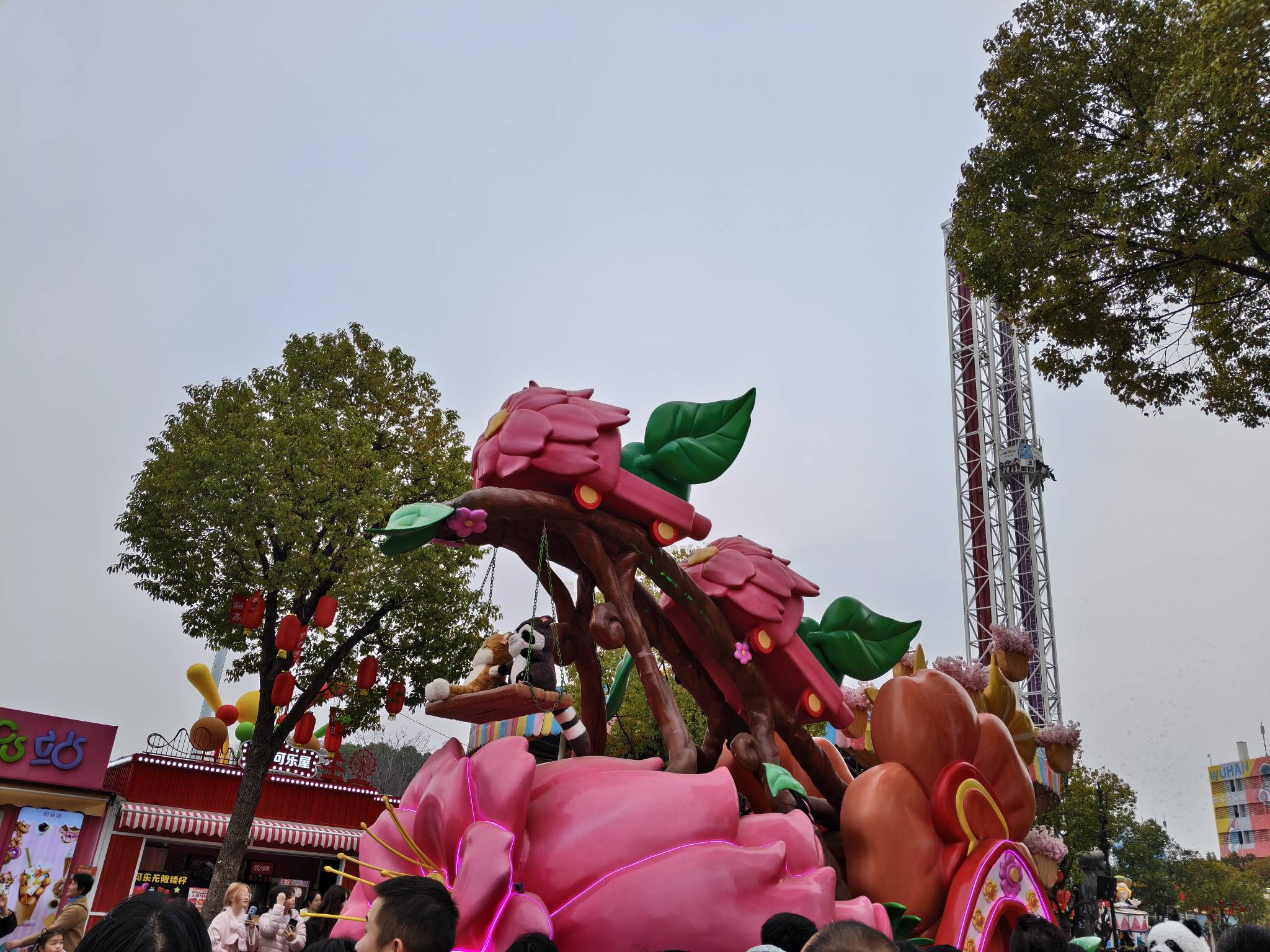 帮老哥们测了，欢乐谷挺严的，小j姐拿手机一个个核实身份证


15 / 作者:散而为雨99 / 