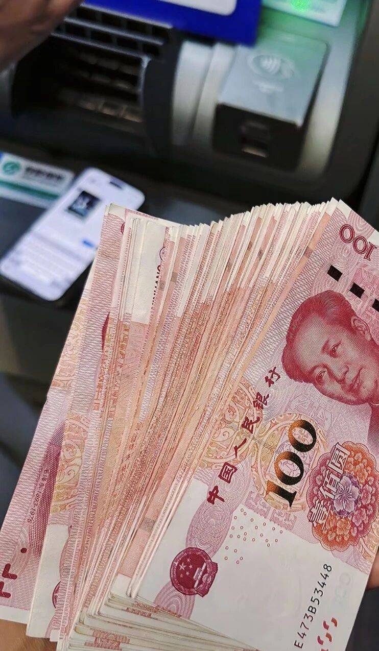 穷怕了 男人一定要有钱 不然挨欺负

55 / 作者:湖南大哥。 / 