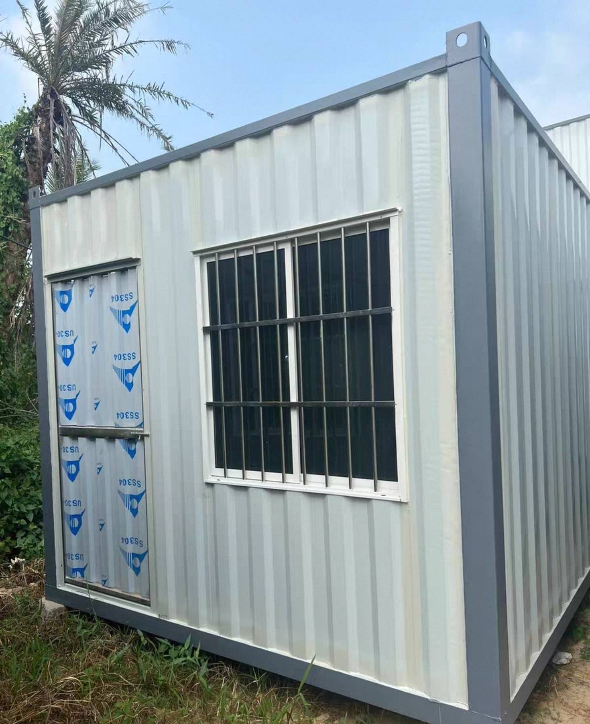 真有老哥住这种挂b房吗？啥也没有还得自己带床


98 / 作者:凤鸣 / 