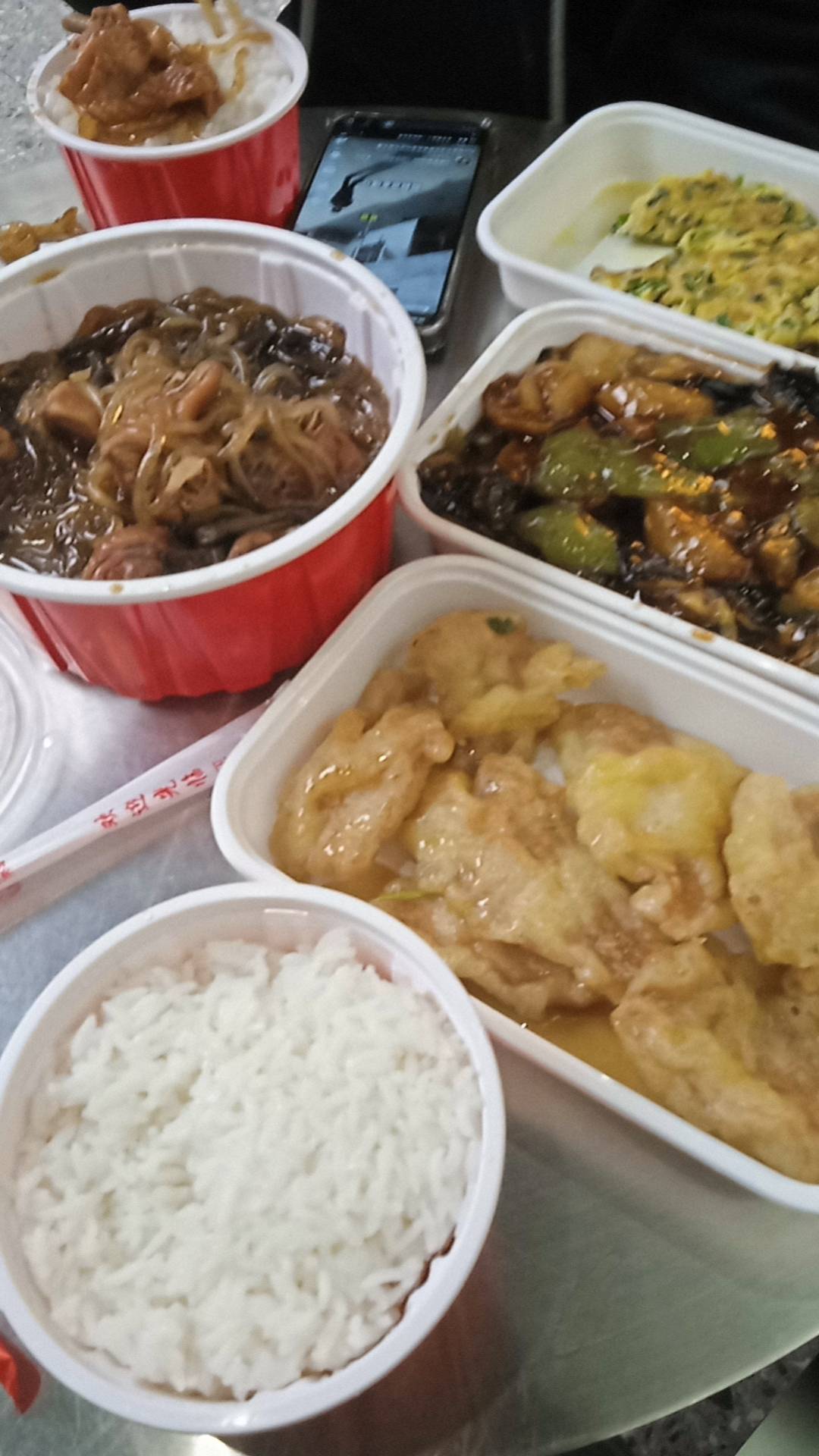 小鸡儿炖蘑菇，韭菜摊鸡蛋，锅包肉，地三鲜，又是饱餐一顿啊

94 / 作者:卡农最后的深情1 / 