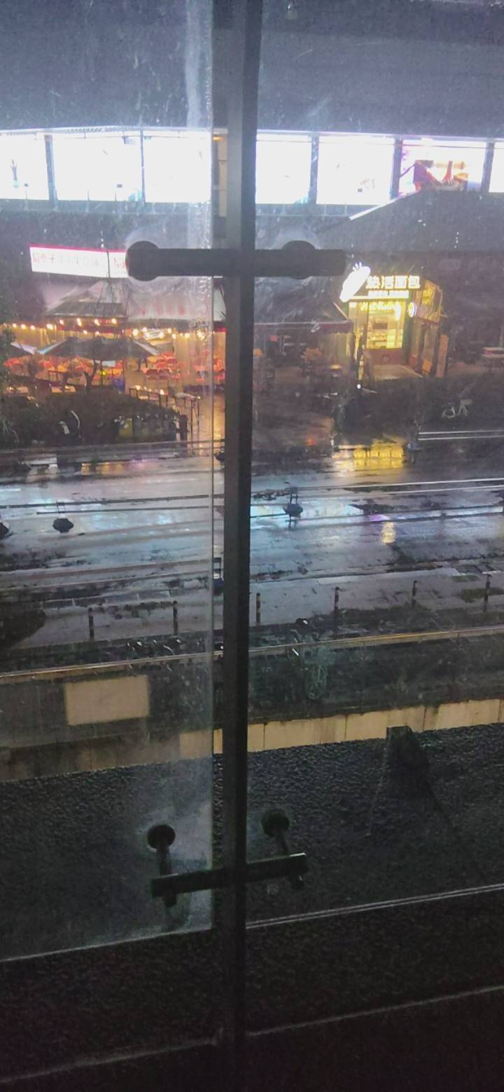 明天就要进厂稳工了，现在还有5元巨款 今还得想办法搞钱，明天复印 住宿钥匙押金 买生61 / 作者:红嫁衣 / 