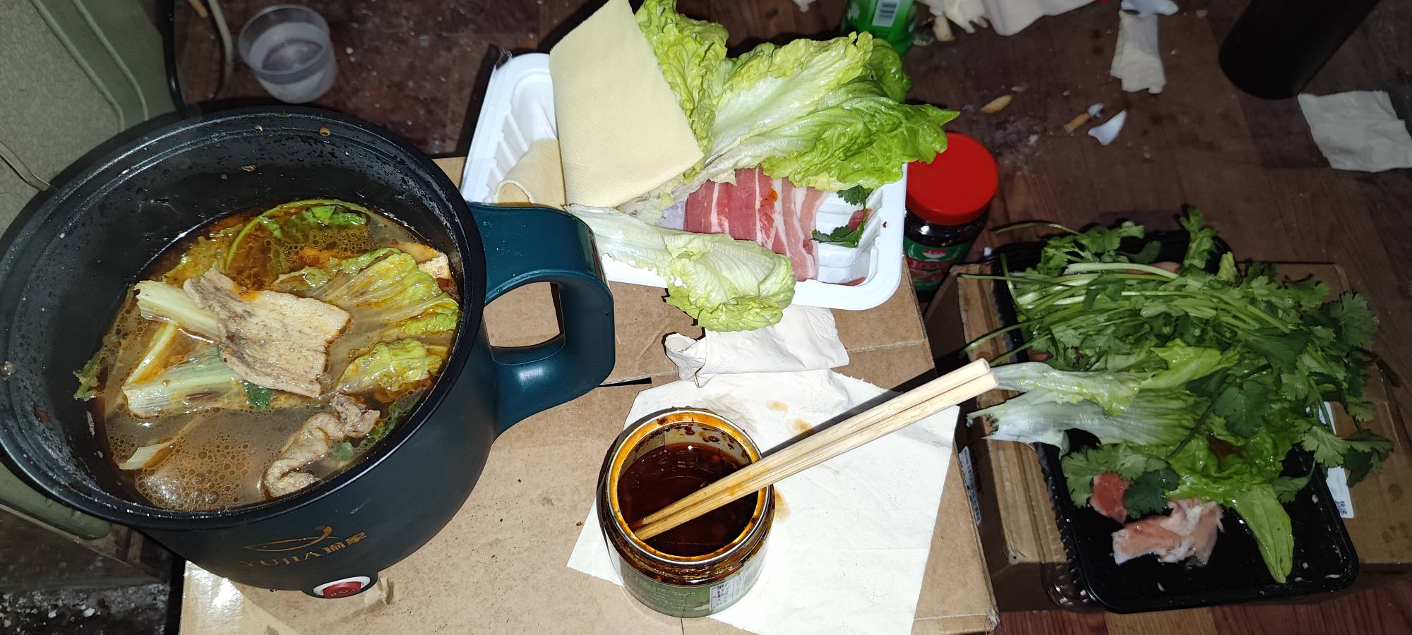 来吃火锅老哥们来不来，一个人

46 / 作者:39岁挂壁老大哥 / 