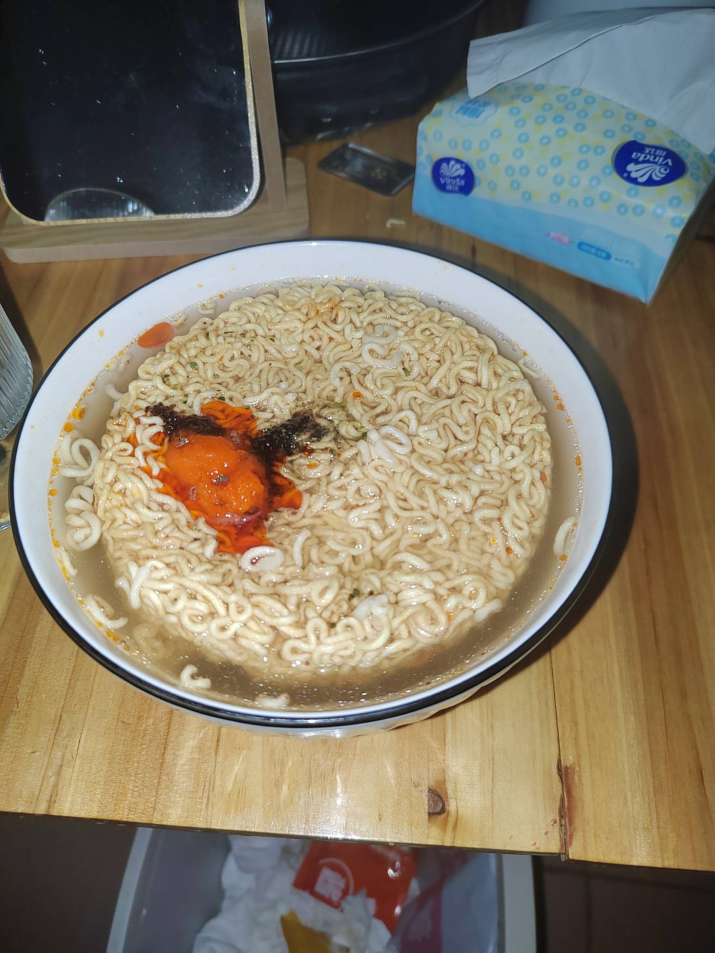 老哥们早上没吃，中午吃三包泡面不过分吧

77 / 作者:挂比了救我鸭 / 