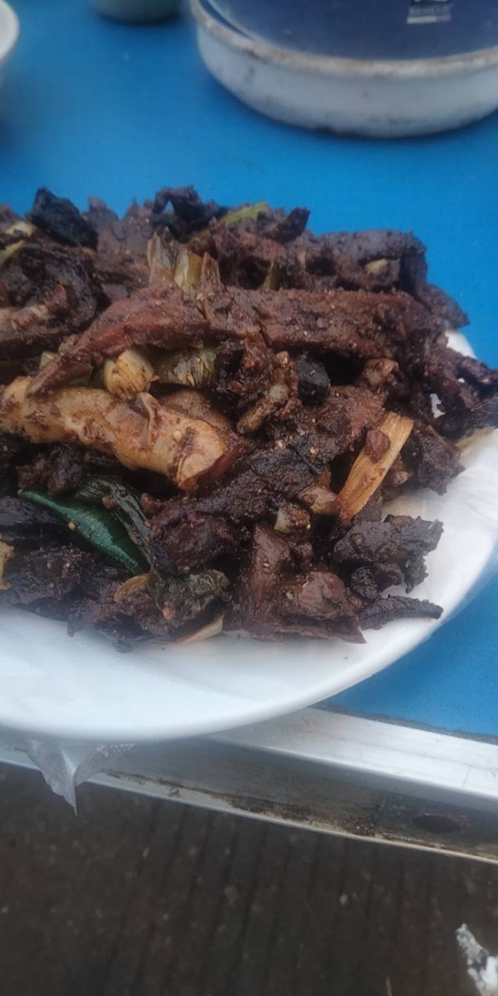 饿了先吃个饭

88 / 作者:宁波躺平老哥 / 