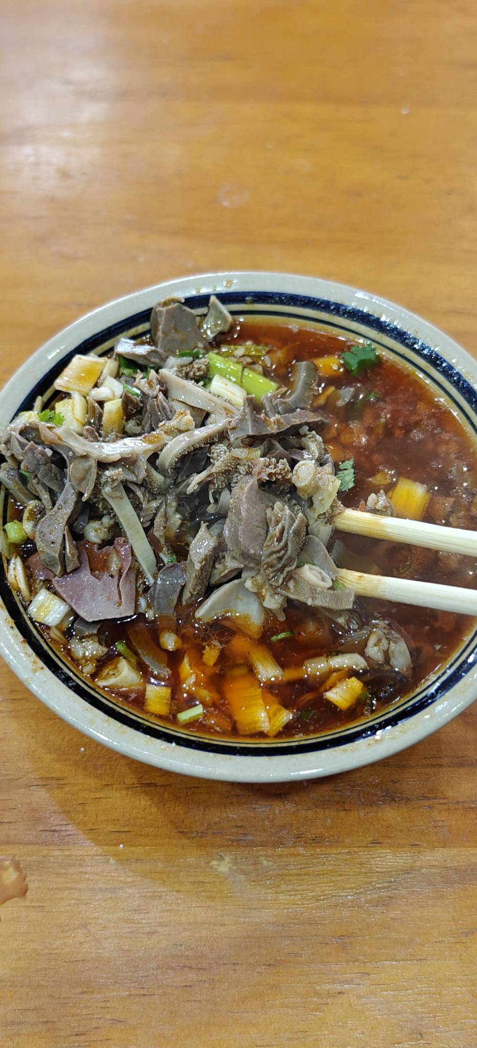 跑了30km，从市北干到黄岛。吃爽了。就为了来这里吃一口正宗的内蒙烧麦。






81 / 作者:时间就是就睡觉 / 