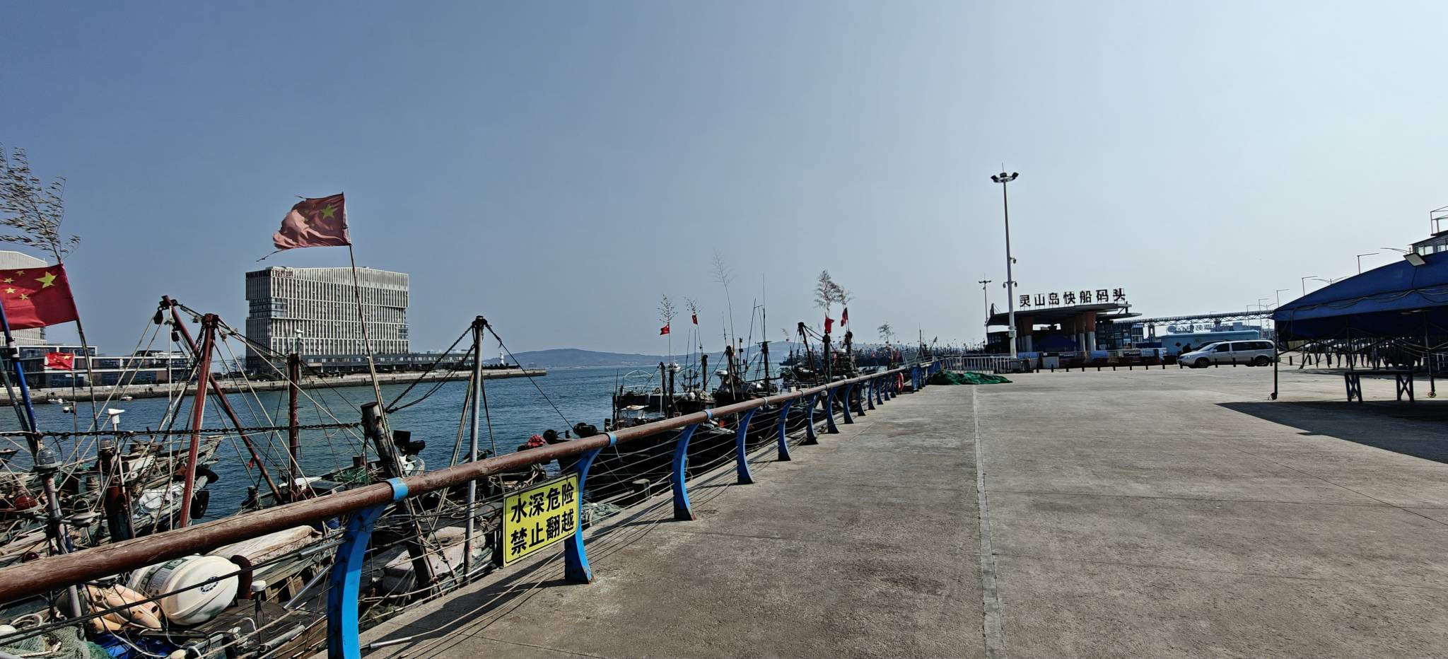 跑了30km，从市北干到黄岛。吃爽了。就为了来这里吃一口正宗的内蒙烧麦。






91 / 作者:时间就是就睡觉 / 