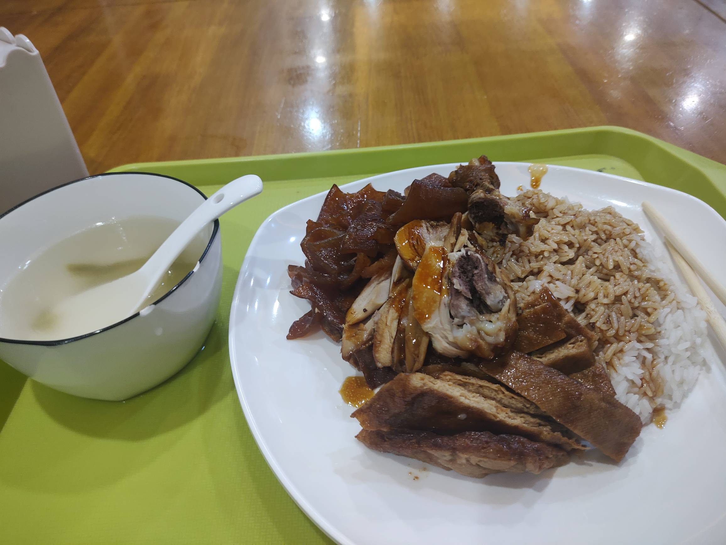 老哥们，挂比瘫痪了，进厂了，打了一天螺丝好累，立邦装卸货，腰酸背痛，

吃个挂比烤13 / 作者:红菜苔 / 