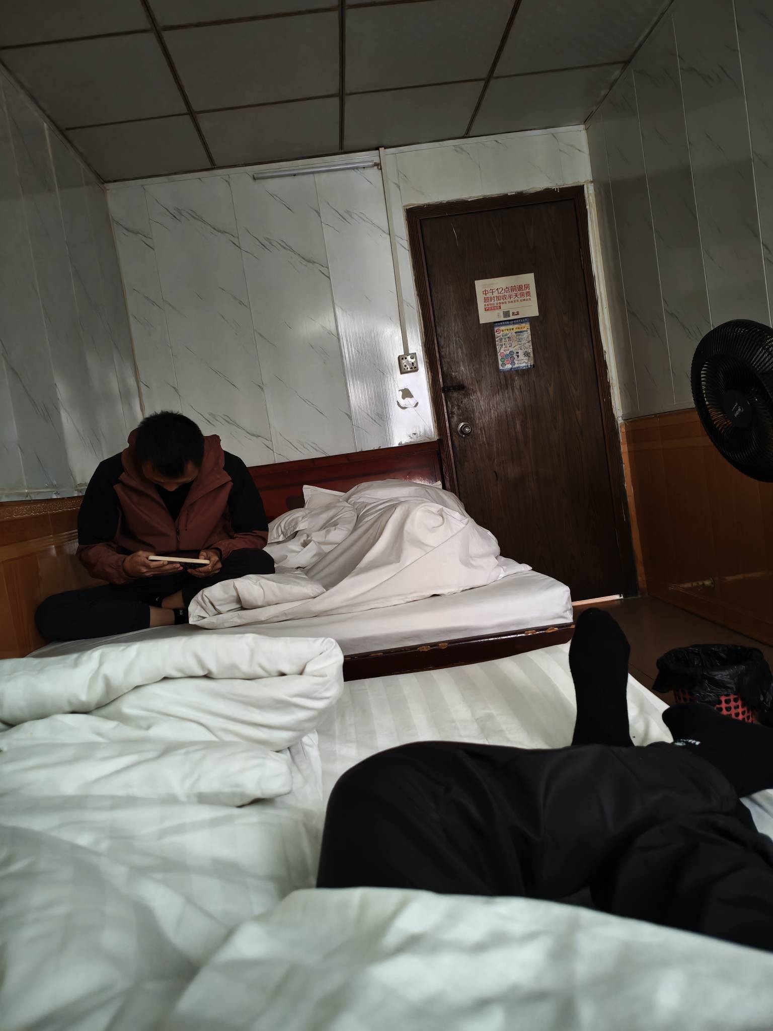 龙华挂壁旅馆住下了明天进厂了

95 / 作者:梦回大唐做王爷 / 