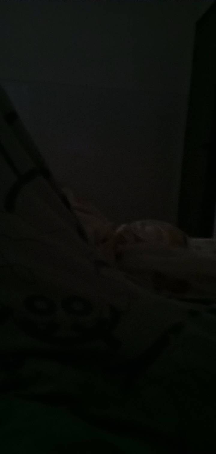 老哥们刚刚回来就大喊大叫 隔壁那女的我直接敲门了说 你不要一回来这大喊大叫好吧 这3 / 作者:你家徐大爷 / 