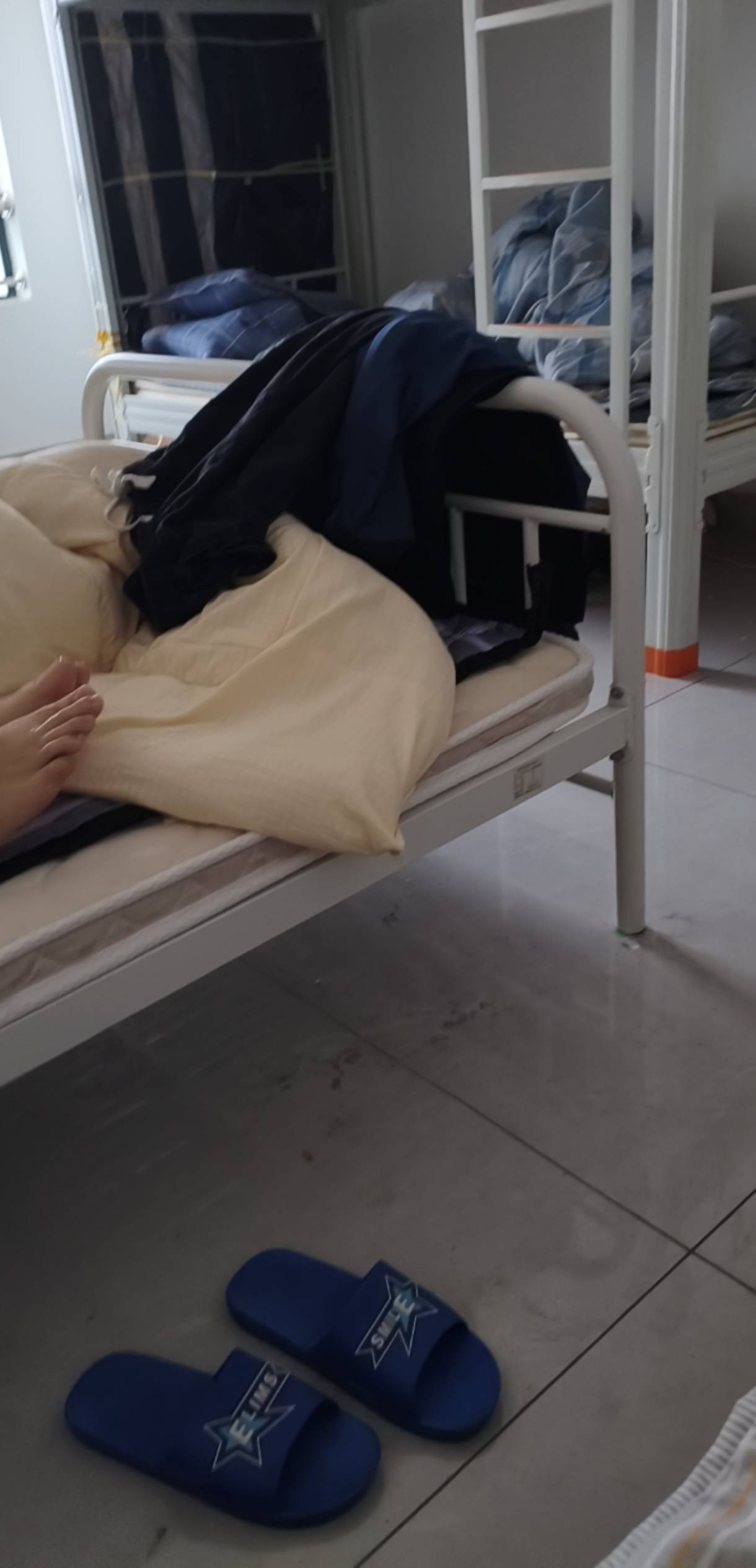 明天开始打螺丝了

17 / 作者:我叫大橘皇丶 / 