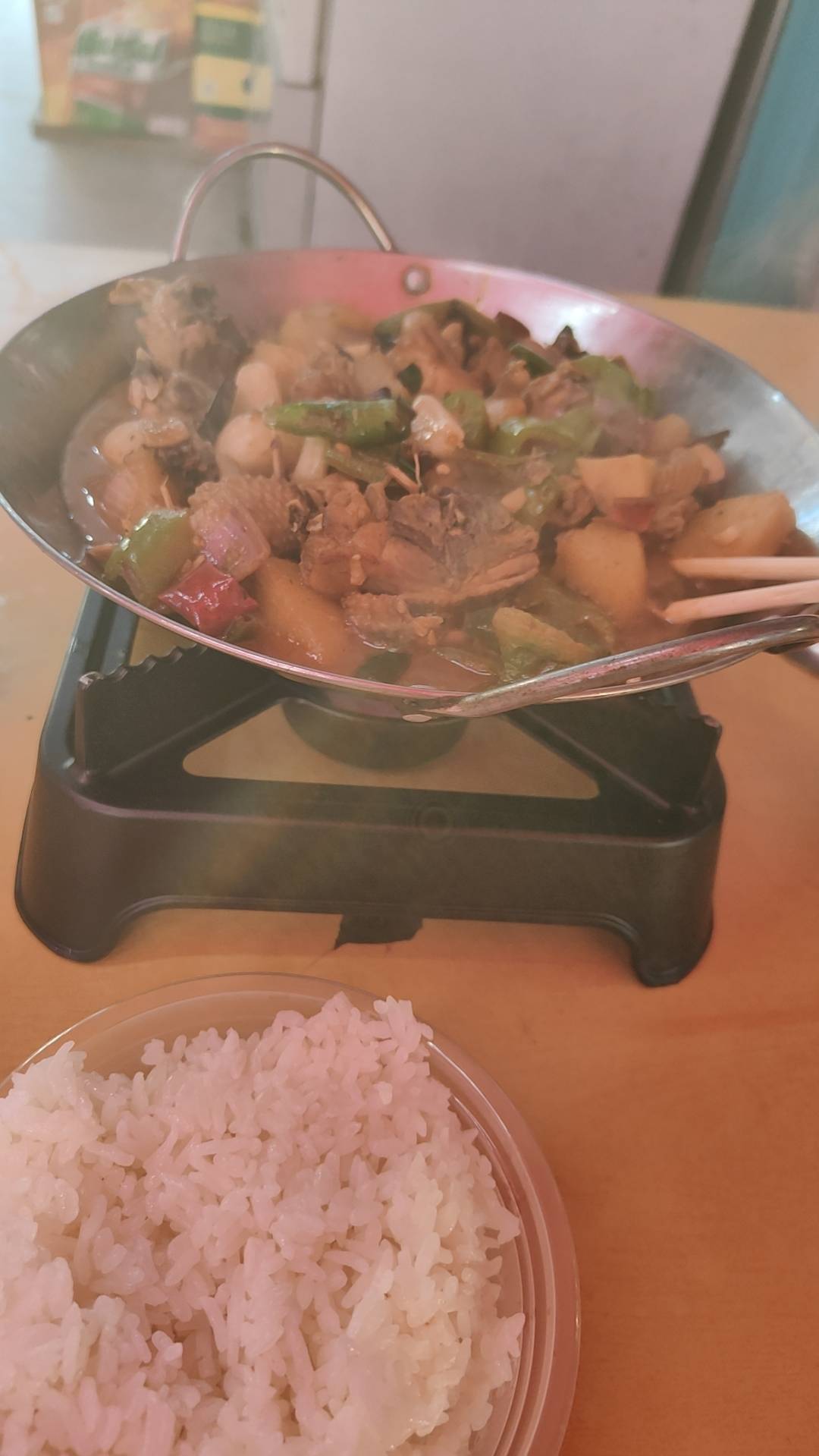 饿了一天了，随便吃点

34 / 作者:撸神一1 / 