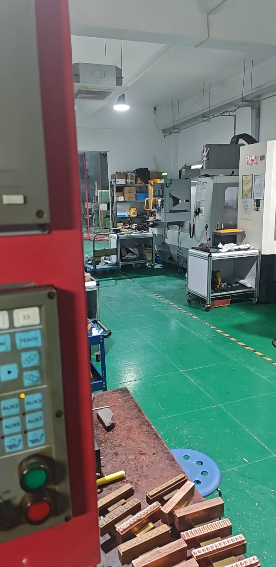 准备去当操机仔了

24 / 作者:滴滴@ / 