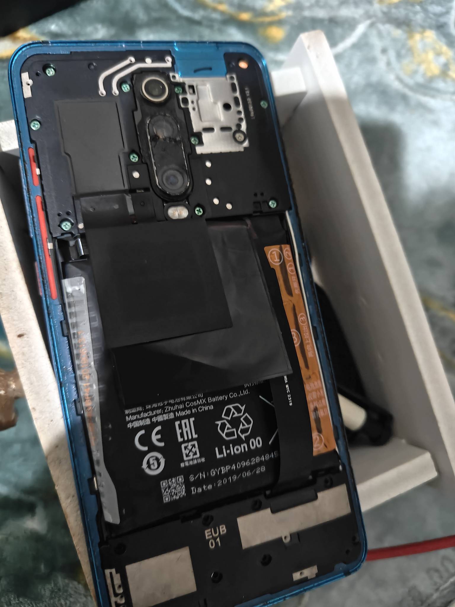 有没有懂手机的
19年买的k20pro突然黑屏了
还有好多资料图片啥的在里面


9 / 作者:陈琉璃 / 