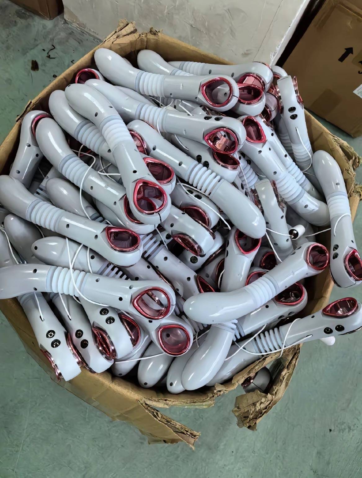 老哥们 今天进厂打螺丝了 进去入职领班直接给我安排的这个拉 请问这个好做吗 不太懂想63 / 作者:Yoja / 