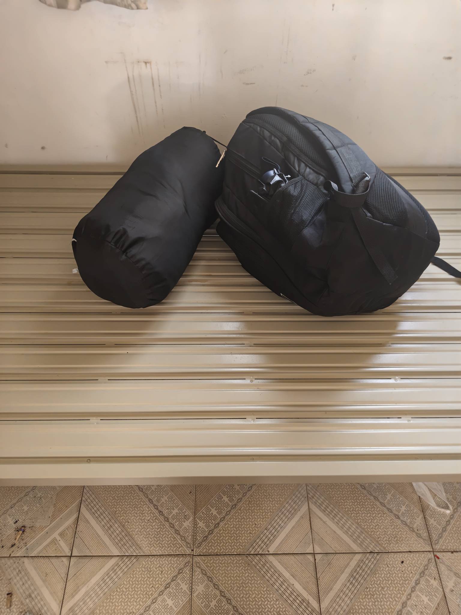 工资谈拢了，佛山跑厚街去。那地没有便宜的挂壁房。以前在高步租过200¥一个月的


13 / 作者:奥利给124 / 