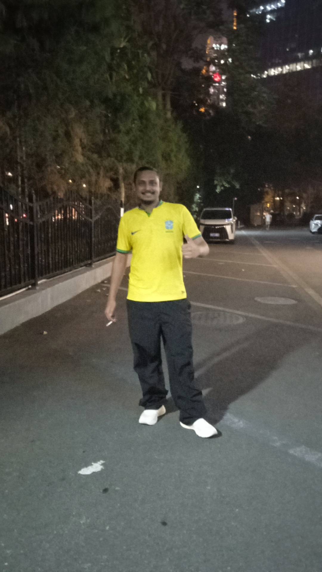 这老哥让我给他买苹果笔记本，我反手赚他400大毛

25 / 作者:卡农最后的深情1 / 