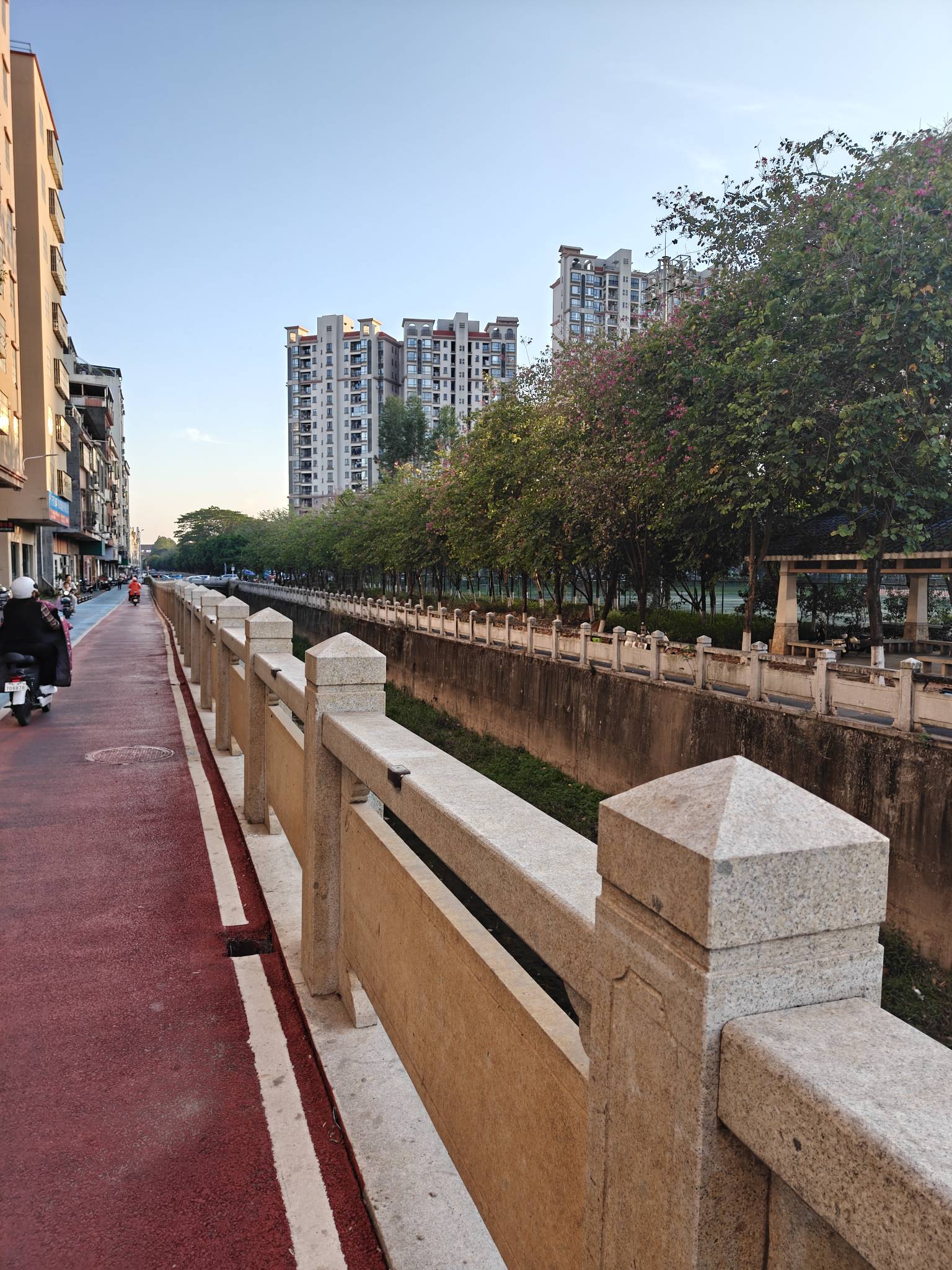 老哥们  这种电梯公寓怎么样  ？价格要500一个月 前面就是公园



33 / 作者:天大地大@ / 