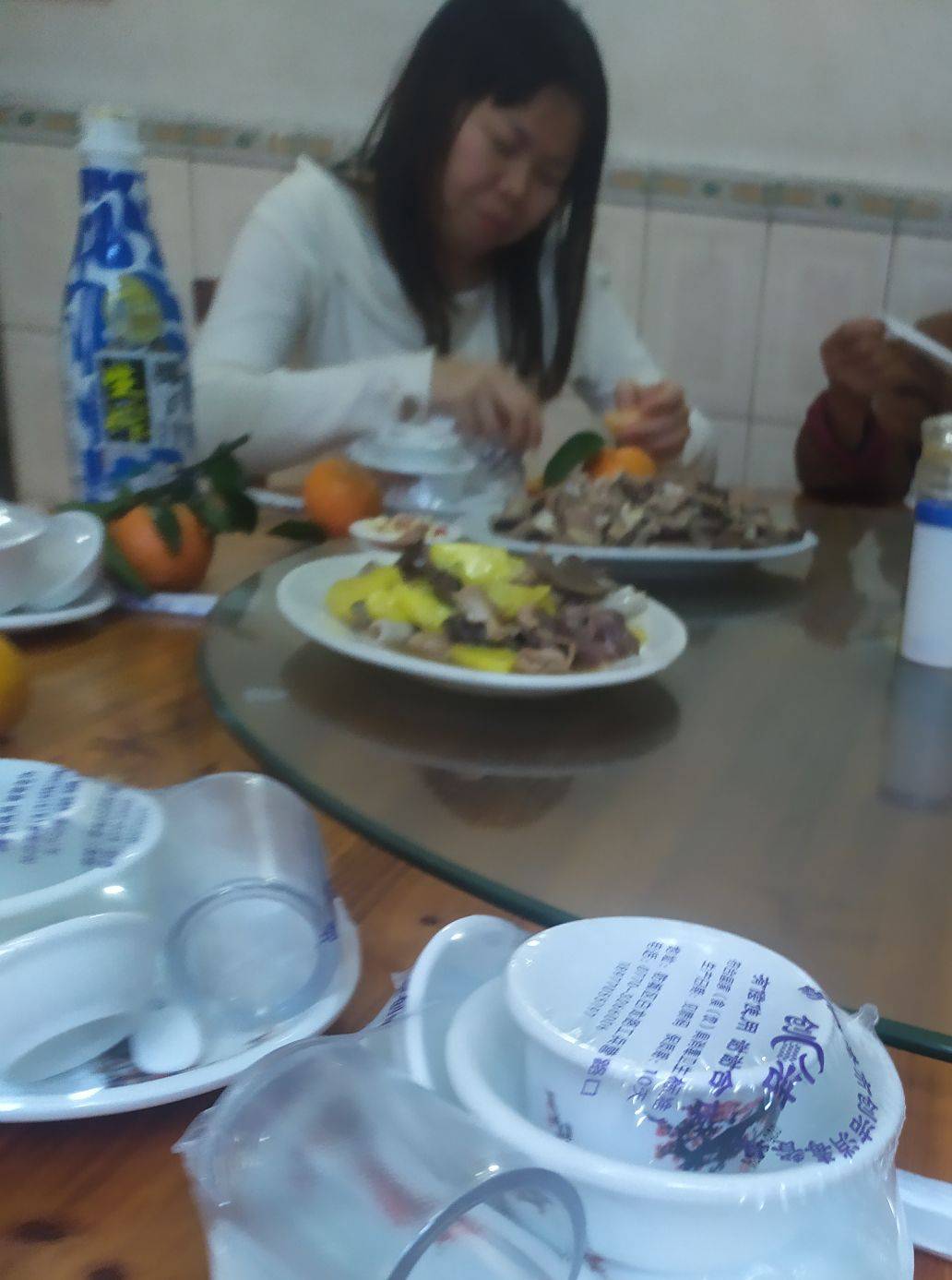 老哥们就这32岁 还嫌弃我 吃饭媒婆花了我1000大洋 

80 / 作者:梦想当村长 / 