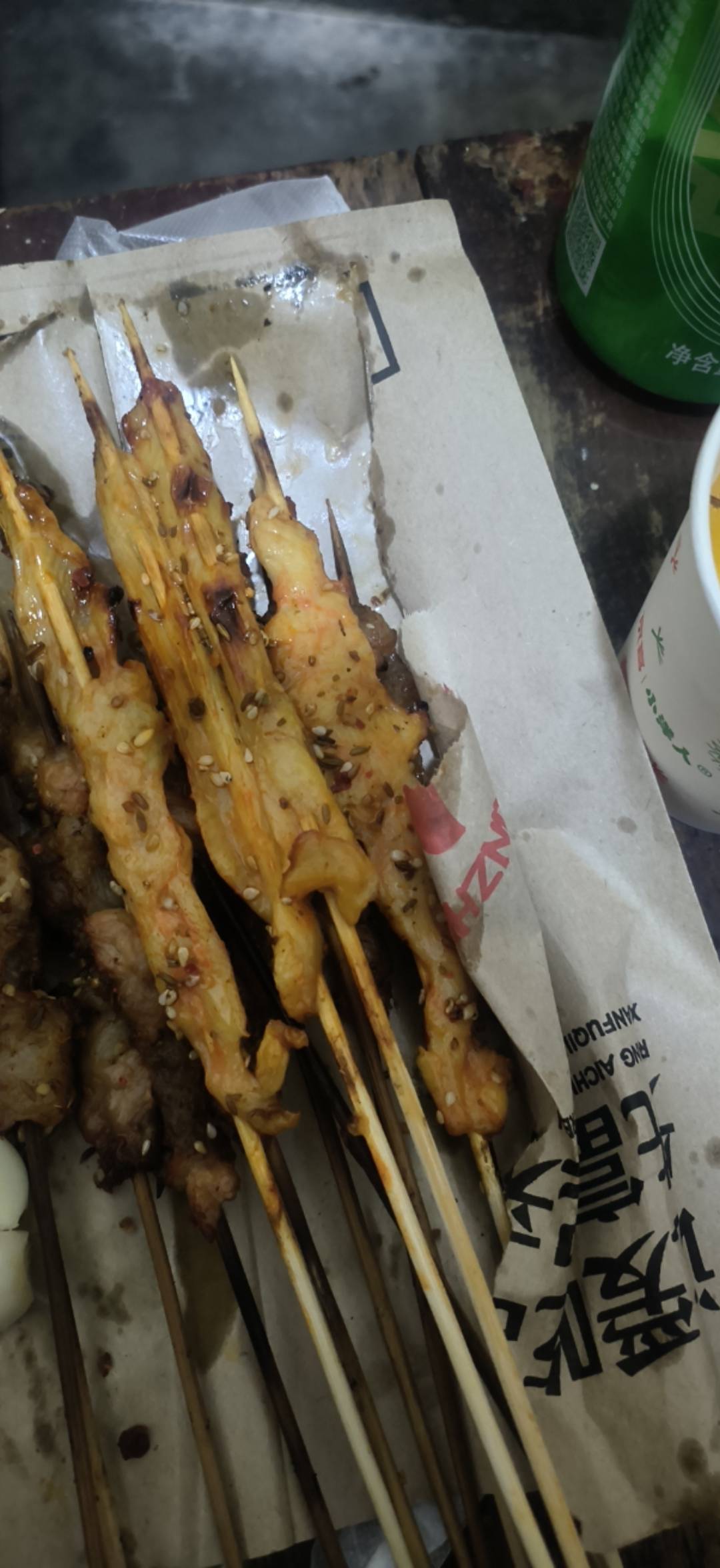 老哥们宵夜吃起来

73 / 作者:童话里的灰太狼 / 