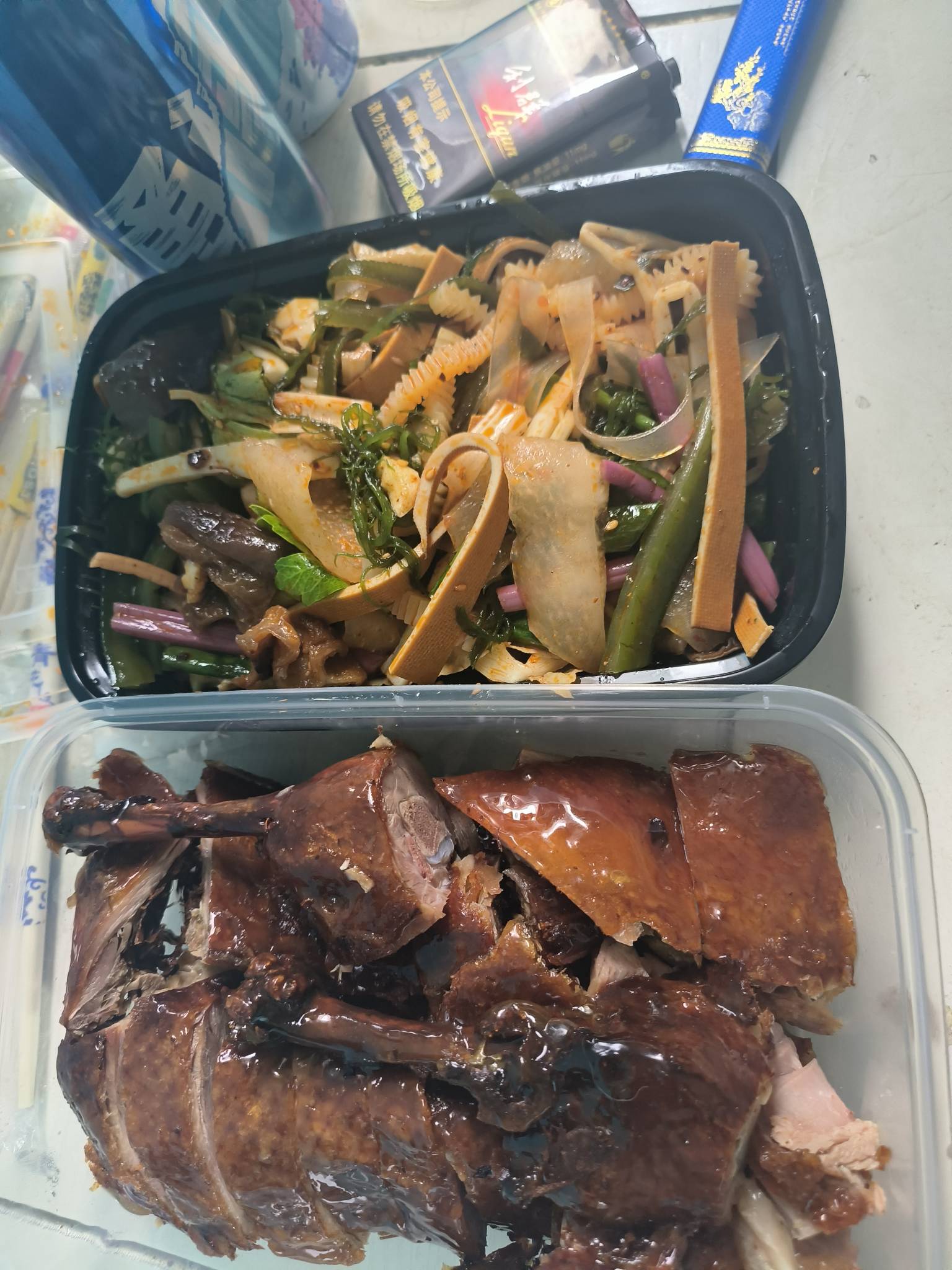 老哥们吃饭了，喝点睡了 

59 / 作者:挂壁老哥gg / 