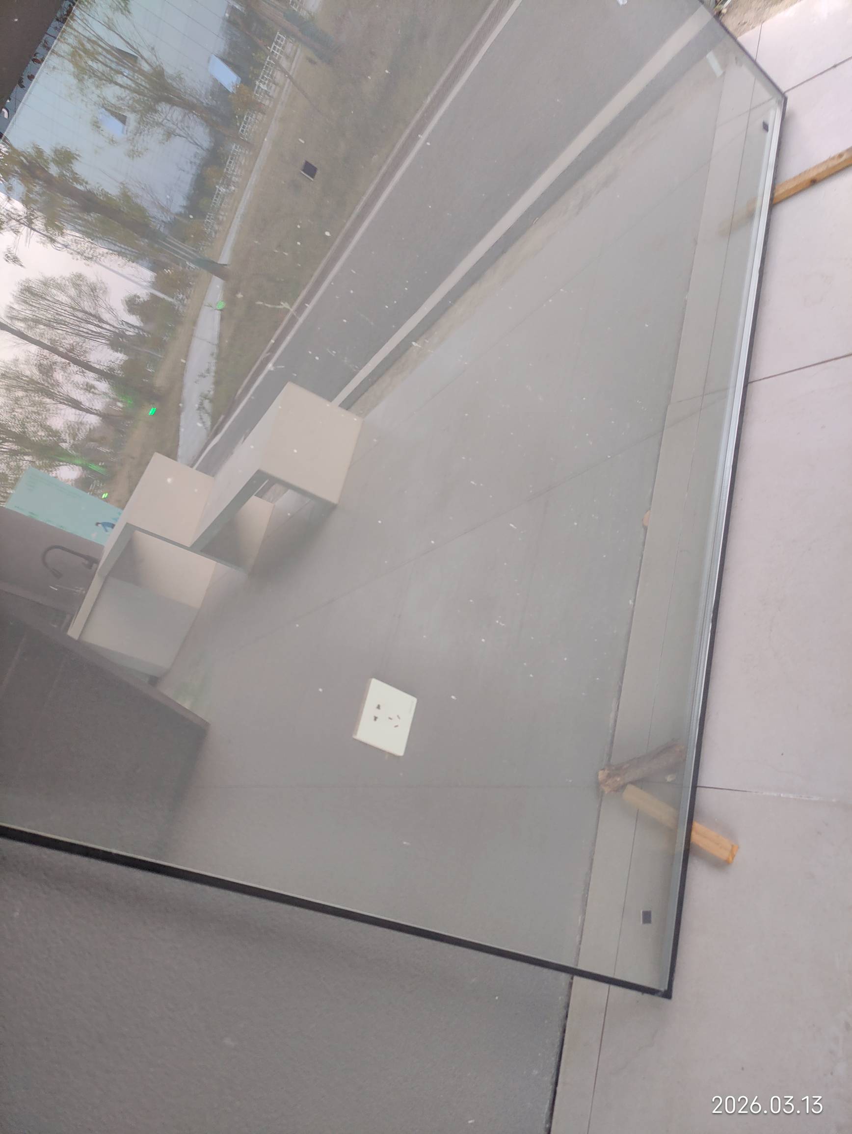 瘫痪了。走到哪里是哪里，四海为家，这个地方确实不错，电也充满了，今晚就在这里瘫痪77 / 作者:坎土曼囖 / 