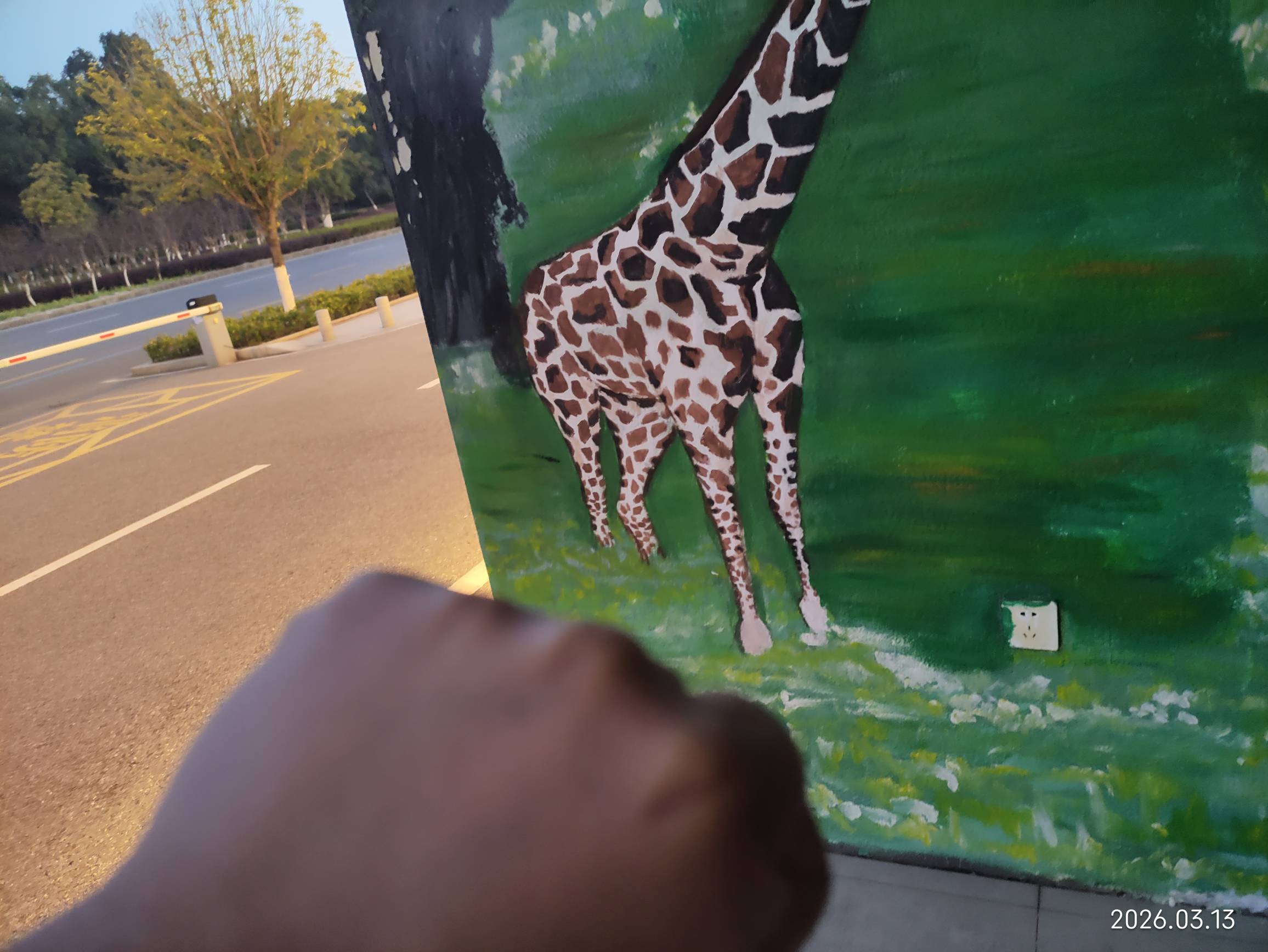 瘫痪了。走到哪里是哪里，四海为家，这个地方确实不错，电也充满了，今晚就在这里瘫痪45 / 作者:坎土曼囖 / 