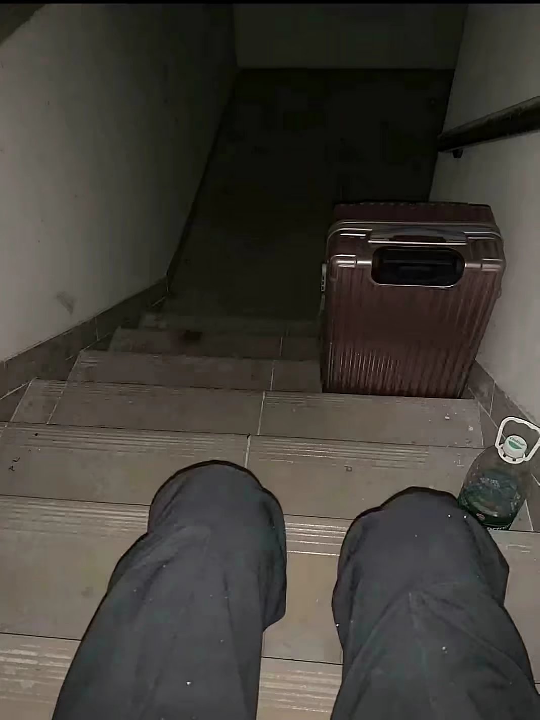 老哥们谁能支持我饭钱

16 / 作者:大学毕业 / 