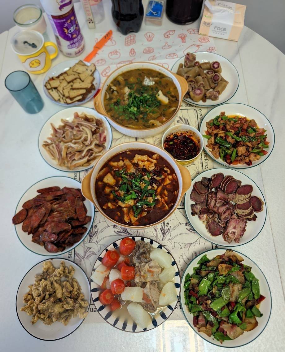 吃饱了老哥们吃了没


98 / 作者:卡农话事人 / 